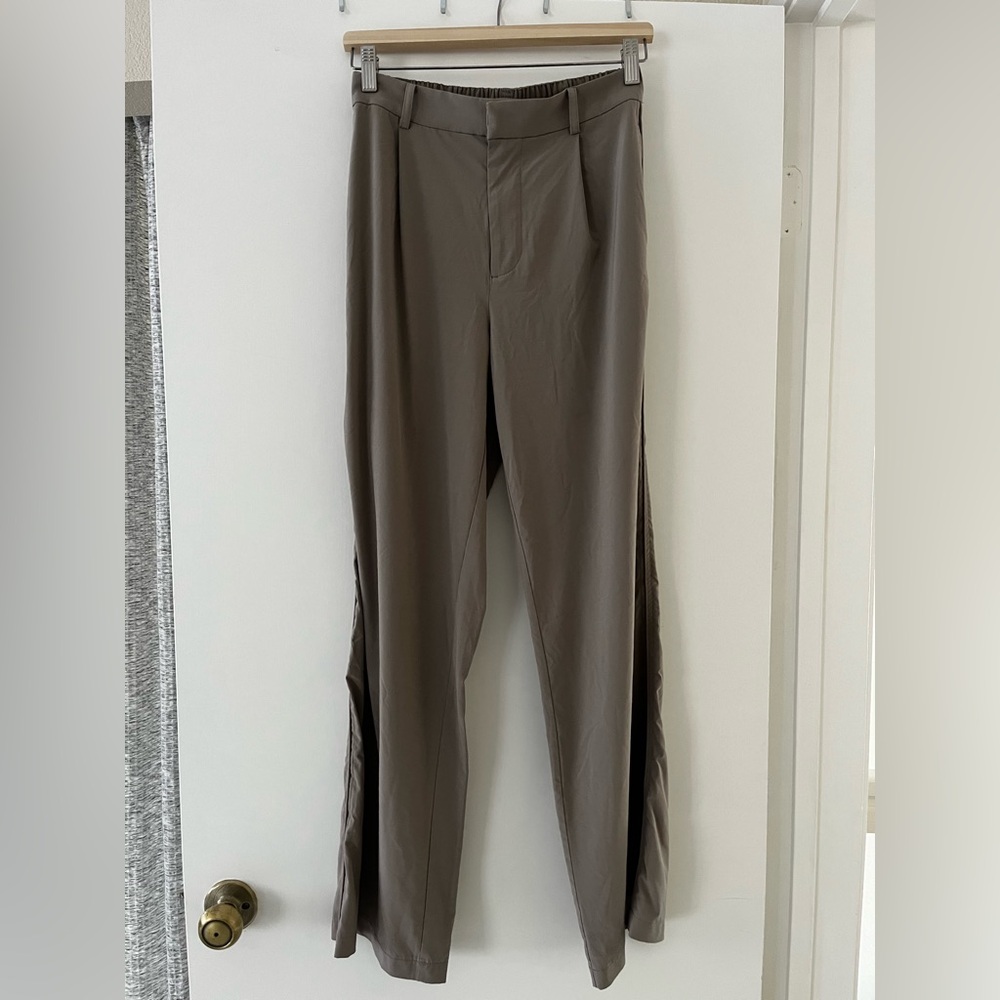 Vuori Women's Taupe/Grey Villa Pants